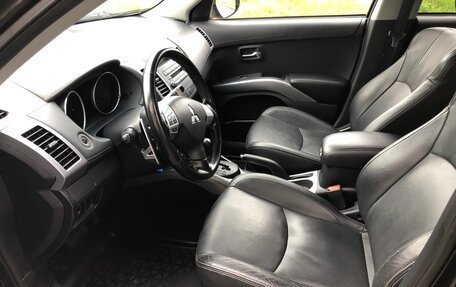 Mitsubishi Outlander III рестайлинг 3, 2011 год, 1 459 000 рублей, 8 фотография