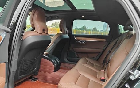 Volvo S90 II рестайлинг, 2022 год, 3 100 000 рублей, 8 фотография
