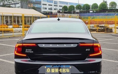 Volvo S90 II рестайлинг, 2022 год, 3 100 000 рублей, 2 фотография