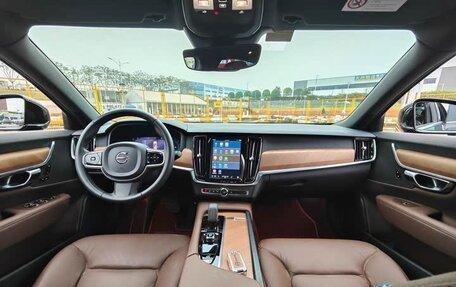 Volvo S90 II рестайлинг, 2022 год, 3 100 000 рублей, 11 фотография
