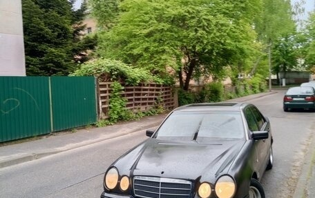 Mercedes-Benz E-Класс, 1995 год, 225 000 рублей, 3 фотография