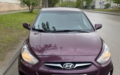 Hyundai Solaris II рестайлинг, 2012 год, 700 000 рублей, 10 фотография
