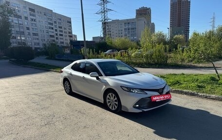 Toyota Camry, 2018 год, 2 650 000 рублей, 2 фотография