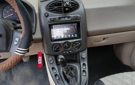 Saturn VUE II, 2002 год, 650 000 рублей, 10 фотография
