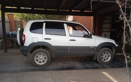 Chevrolet Niva I рестайлинг, 2014 год, 830 000 рублей, 1 фотография