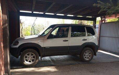Chevrolet Niva I рестайлинг, 2014 год, 830 000 рублей, 2 фотография