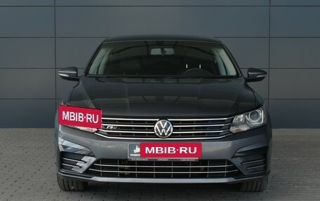 Volkswagen Passat B8 рестайлинг, 2017 год, 1 866 000 рублей, 2 фотография