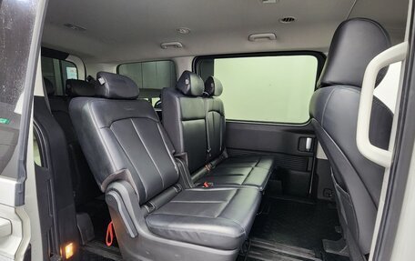 Hyundai Staria, 2022 год, 2 970 000 рублей, 11 фотография