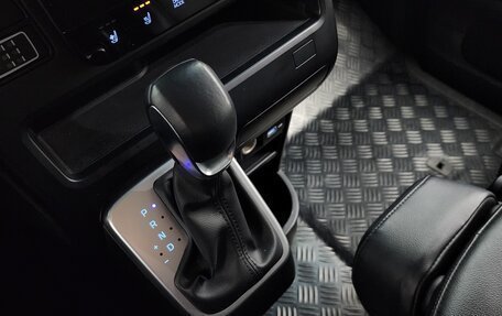Hyundai Staria, 2022 год, 2 970 000 рублей, 13 фотография