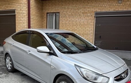 Hyundai Solaris II рестайлинг, 2012 год, 900 000 рублей, 1 фотография