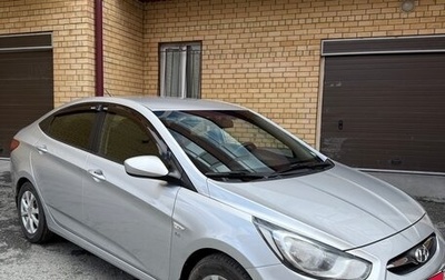 Hyundai Solaris II рестайлинг, 2012 год, 900 000 рублей, 1 фотография