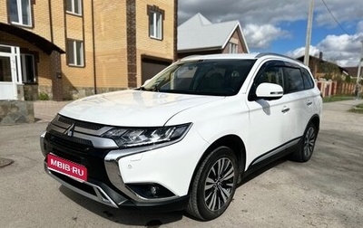 Mitsubishi Outlander III рестайлинг 3, 2019 год, 2 450 000 рублей, 1 фотография