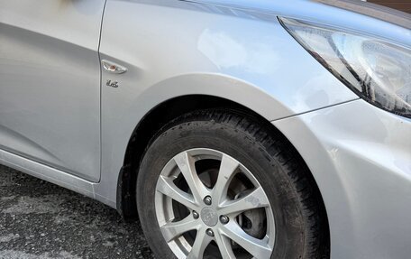 Hyundai Solaris II рестайлинг, 2012 год, 900 000 рублей, 5 фотография