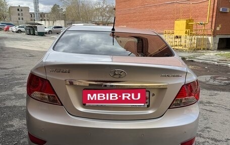 Hyundai Solaris II рестайлинг, 2012 год, 900 000 рублей, 4 фотография