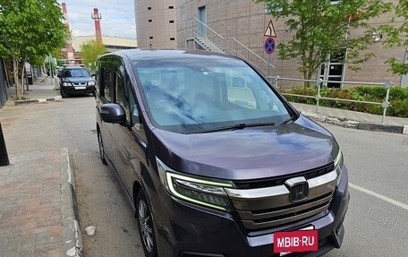 Honda Stepwgn IV, 2017 год, 2 450 000 рублей, 3 фотография