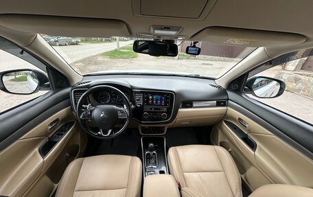 Mitsubishi Outlander III рестайлинг 3, 2019 год, 2 450 000 рублей, 2 фотография