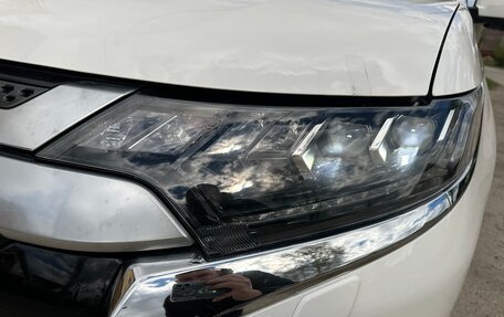 Mitsubishi Outlander III рестайлинг 3, 2019 год, 2 450 000 рублей, 14 фотография