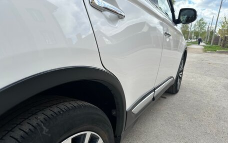 Mitsubishi Outlander III рестайлинг 3, 2019 год, 2 450 000 рублей, 15 фотография