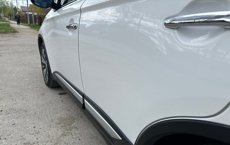 Mitsubishi Outlander III рестайлинг 3, 2019 год, 2 450 000 рублей, 16 фотография