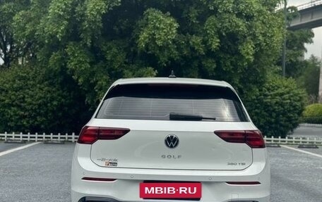 Volkswagen Golf VIII, 2022 год, 1 950 999 рублей, 3 фотография