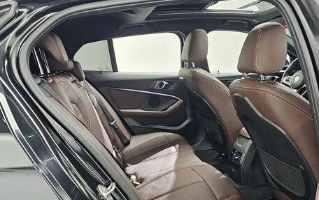 BMW 1 серия, 2021 год, 1 560 000 рублей, 9 фотография