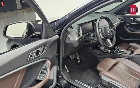 BMW 1 серия, 2021 год, 1 560 000 рублей, 6 фотография