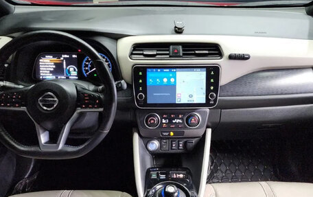 Nissan Leaf II, 2019 год, 1 475 000 рублей, 7 фотография