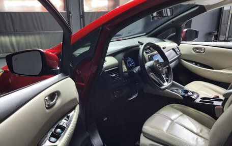 Nissan Leaf II, 2019 год, 1 475 000 рублей, 10 фотография
