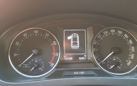 Skoda Rapid I, 2015 год, 1 300 000 рублей, 10 фотография