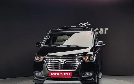 Hyundai Grand Starex Grand Starex I рестайлинг 2, 2019 год, 3 545 000 рублей, 2 фотография