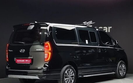 Hyundai Grand Starex Grand Starex I рестайлинг 2, 2019 год, 3 545 000 рублей, 3 фотография