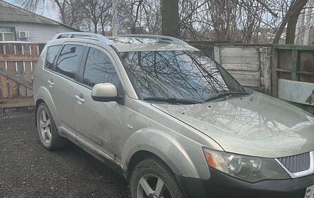 Mitsubishi Outlander III рестайлинг 3, 2007 год, 500 000 рублей, 2 фотография