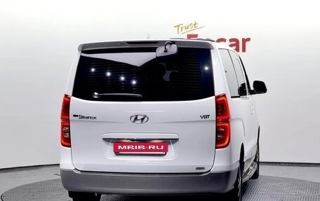 Hyundai Grand Starex Grand Starex I рестайлинг 2, 2019 год, 2 988 000 рублей, 4 фотография