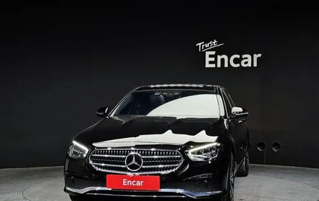 Mercedes-Benz E-Класс, 2021 год, 2 850 000 рублей, 3 фотография