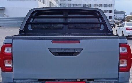 Toyota Hilux VIII, 2018 год, 3 600 000 рублей, 2 фотография