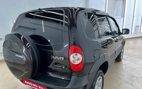 Chevrolet Niva I рестайлинг, 2015 год, 749 000 рублей, 8 фотография