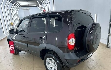 Chevrolet Niva I рестайлинг, 2015 год, 749 000 рублей, 9 фотография