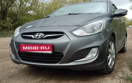 Hyundai Solaris II рестайлинг, 2012 год, 750 000 рублей, 4 фотография