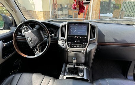 Toyota Land Cruiser 200, 2018 год, 6 700 000 рублей, 8 фотография