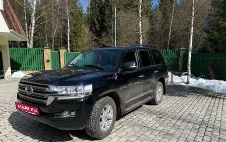 Toyota Land Cruiser 200, 2018 год, 6 700 000 рублей, 2 фотография
