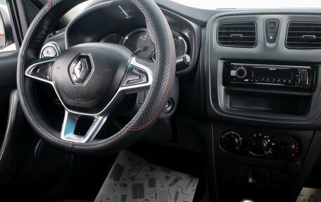 Renault Logan II, 2019 год, 749 000 рублей, 11 фотография