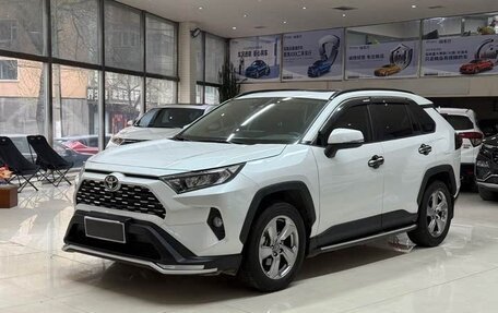 Toyota RAV4, 2022 год, 2 650 000 рублей, 1 фотография