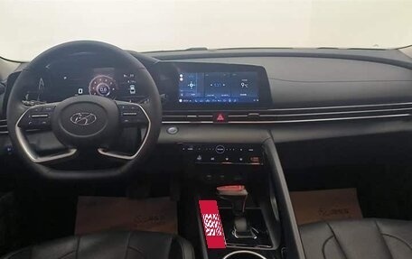 Hyundai Elantra, 2022 год, 1 550 000 рублей, 6 фотография