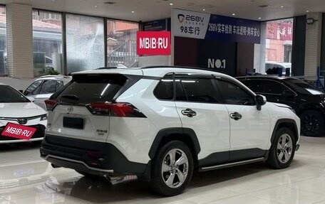 Toyota RAV4, 2022 год, 2 650 000 рублей, 5 фотография