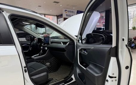 Toyota RAV4, 2022 год, 2 650 000 рублей, 22 фотография