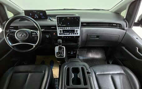 Hyundai Staria, 2021 год, 2 500 000 рублей, 6 фотография