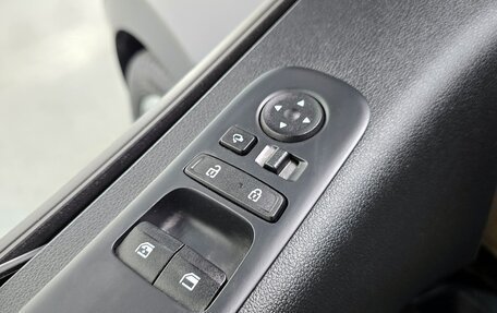 Hyundai Staria, 2021 год, 2 500 000 рублей, 19 фотография