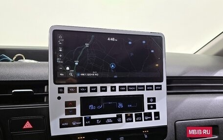 Hyundai Staria, 2021 год, 2 500 000 рублей, 12 фотография