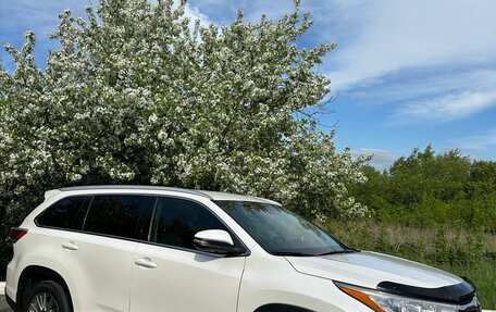 Toyota Highlander III, 2015 год, 3 000 000 рублей, 4 фотография