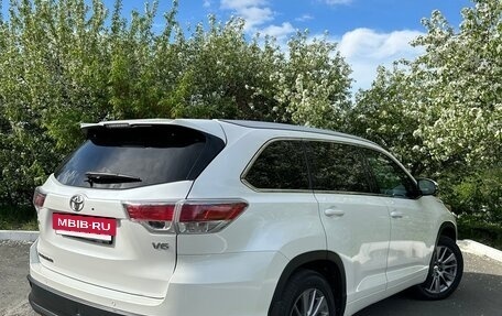 Toyota Highlander III, 2015 год, 3 000 000 рублей, 7 фотография